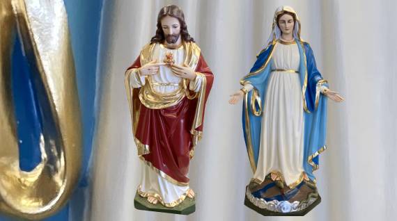Obnovené sochy Panny Márie a Božského Srdca