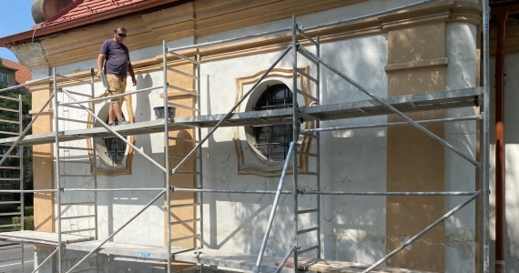 Renovácia omietky fasády kaplnky