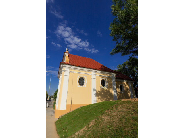 Zrenovovaný vonkajšok Kaplnky Panny Márie Karmelskej