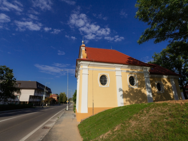 Zrenovovaný vonkajšok Kaplnky Panny Márie Karmelskej