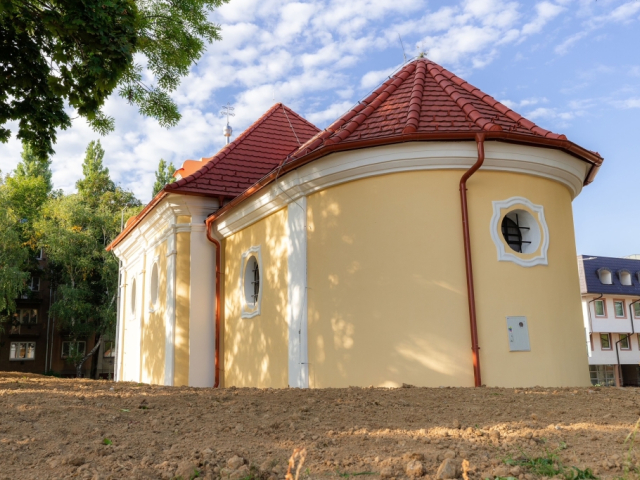 Zrenovovaný vonkajšok Kaplnky Panny Márie Karmelskej