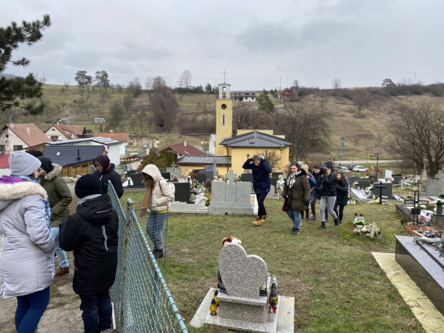Priateľský zápas spoločenstiev mladých vo florbale v Nemšovej
