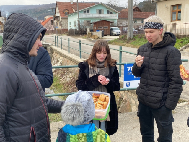 Priateľský zápas spoločenstiev mladých vo florbale v Nemšovej