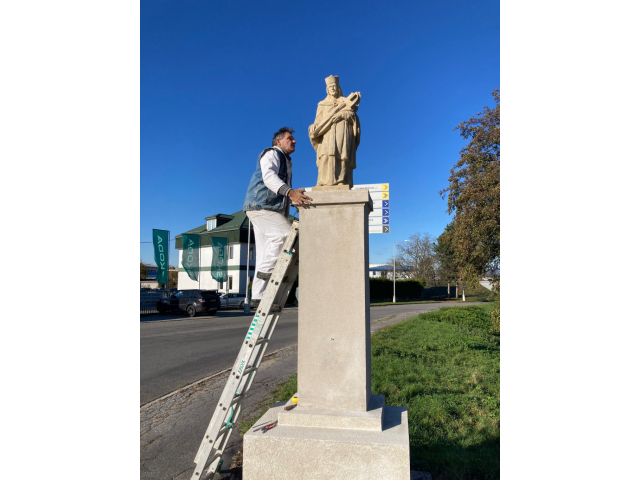 Sme späť - Pieta i sv. Ján Nepomucký
