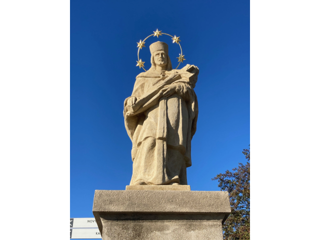 Sme späť - Pieta i sv. Ján Nepomucký