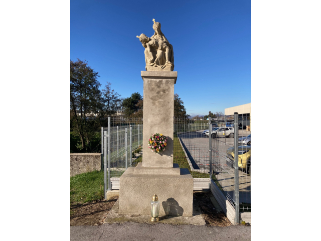 Sme späť - Pieta i sv. Ján Nepomucký