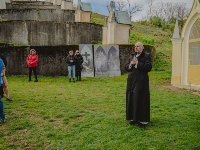 Piatok Utrpenia Pána 29. marca 2024 - Krížová cesta na topoľčianskej kalvárií