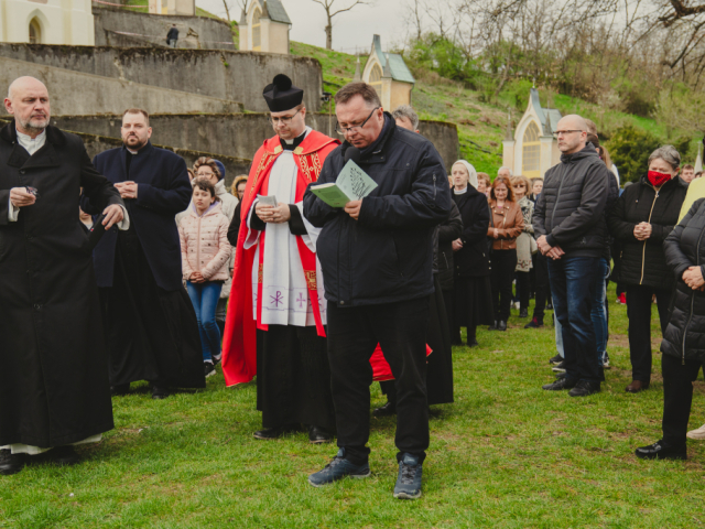Piatok Utrpenia Pána 29. marca 2024 - Krížová cesta na topoľčianskej kalvárií