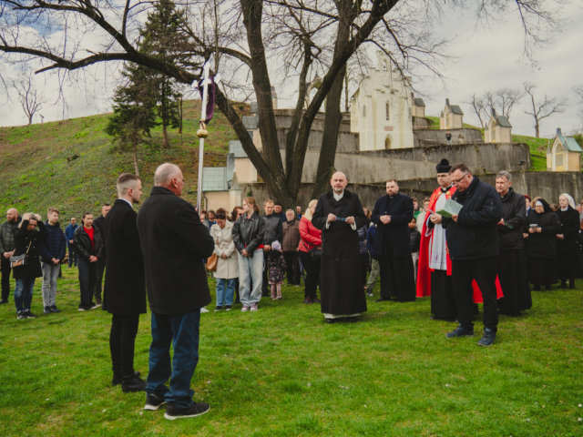 Piatok Utrpenia Pána 29. marca 2024 - Krížová cesta na topoľčianskej kalvárií