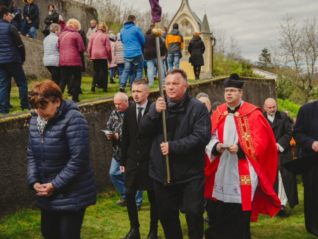 Piatok Utrpenia Pána 29. marca 2024 - Krížová cesta na topoľčianskej kalvárií