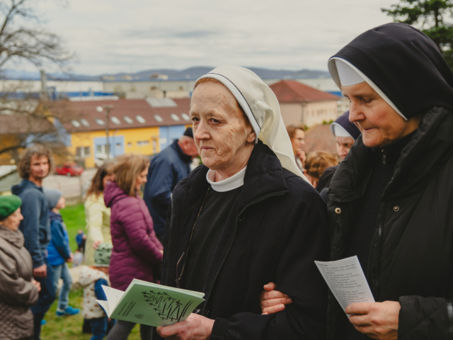 Piatok Utrpenia Pána 29. marca 2024 - Krížová cesta na topoľčianskej kalvárií