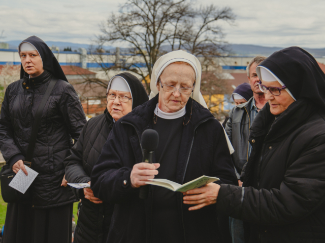 Piatok Utrpenia Pána 29. marca 2024 - Krížová cesta na topoľčianskej kalvárií