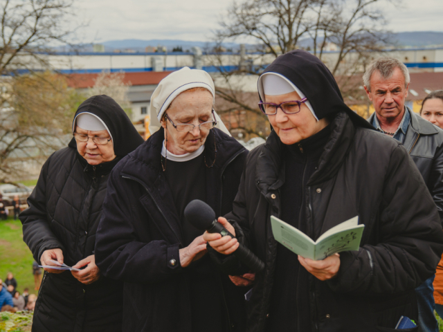 Piatok Utrpenia Pána 29. marca 2024 - Krížová cesta na topoľčianskej kalvárií