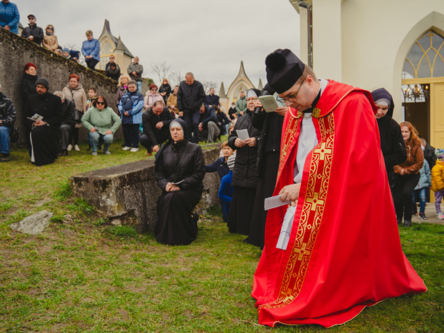 Piatok Utrpenia Pána 29. marca 2024 - Krížová cesta na topoľčianskej kalvárií