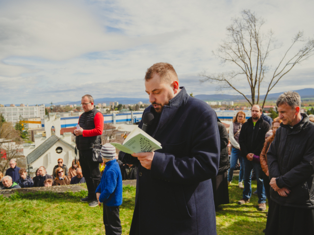 Piatok Utrpenia Pána 29. marca 2024 - Krížová cesta na topoľčianskej kalvárií