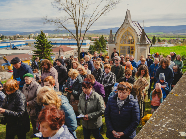 Piatok Utrpenia Pána 29. marca 2024 - Krížová cesta na topoľčianskej kalvárií