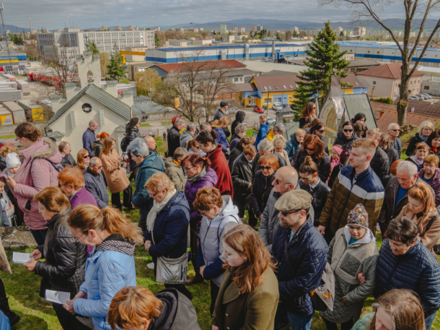 Piatok Utrpenia Pána 29. marca 2024 - Krížová cesta na topoľčianskej kalvárií