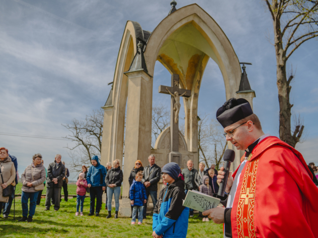 Piatok Utrpenia Pána 29. marca 2024 - Krížová cesta na topoľčianskej kalvárií