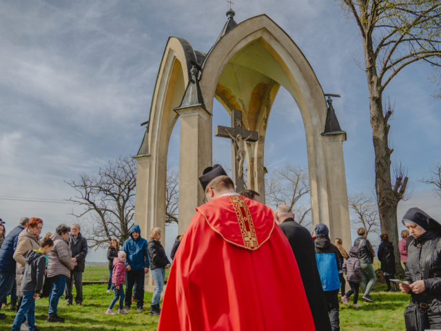 Piatok Utrpenia Pána 29. marca 2024 - Krížová cesta na topoľčianskej kalvárií