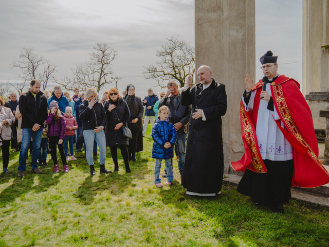 Piatok Utrpenia Pána 29. marca 2024 - Krížová cesta na topoľčianskej kalvárií