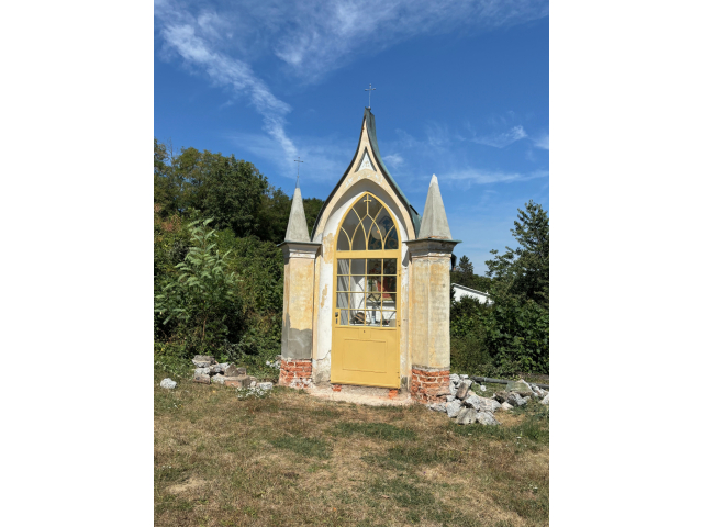 OBNOVENÉ XII. a XIII. ZASTAVENIE NA KALVÁRII V TOPOĽČANOCH