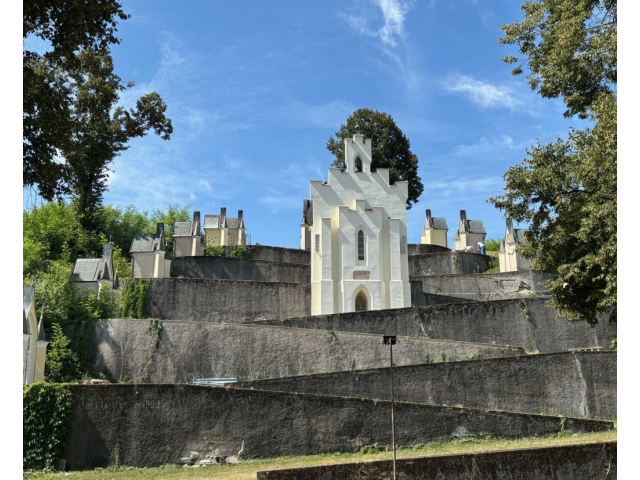 OBNOVENÉ XII. a XIII. ZASTAVENIE NA KALVÁRII V TOPOĽČANOCH