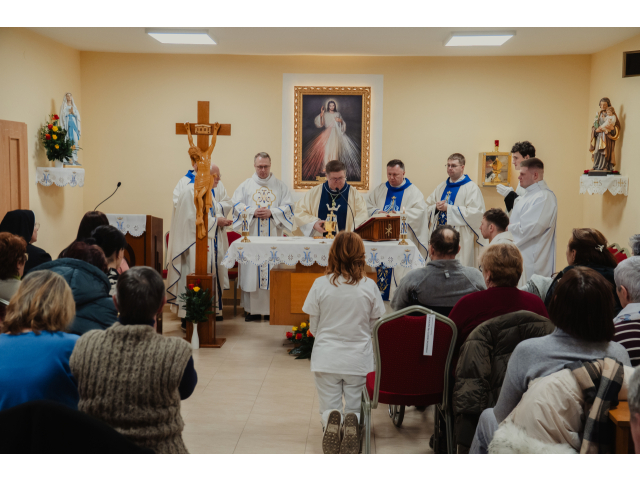 V nemocničnej kaplnke v Topoľčanoch slávili deň chorých a ďakovali zdravotníkom