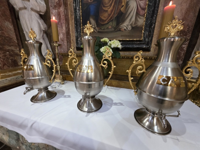 Biskup Viliam na Zelený štvrtok v Nitre kňazov povzbudil, aby sa v službe a živote opierali o Ježiša Krista