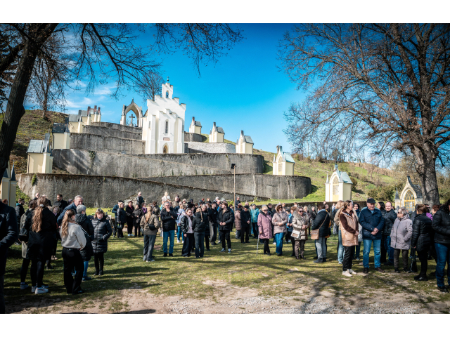 Krížová cesta na Kalvárii v Topoľčanoch