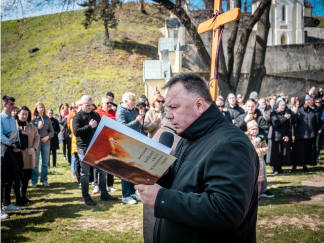 Krížová cesta na Kalvárii v Topoľčanoch