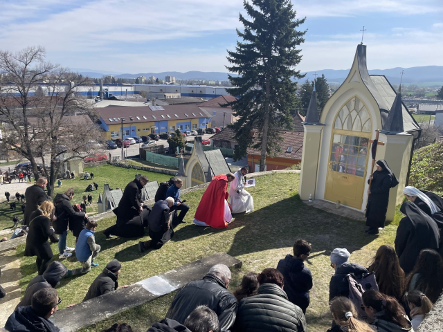 Krížová cesta na Kalvárii v Topoľčanoch