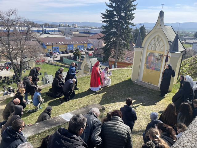 Krížová cesta na Kalvárii v Topoľčanoch