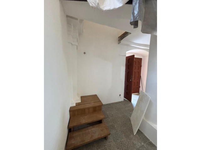 Nové schodisko a renovácia dverí v kaplnke PMK