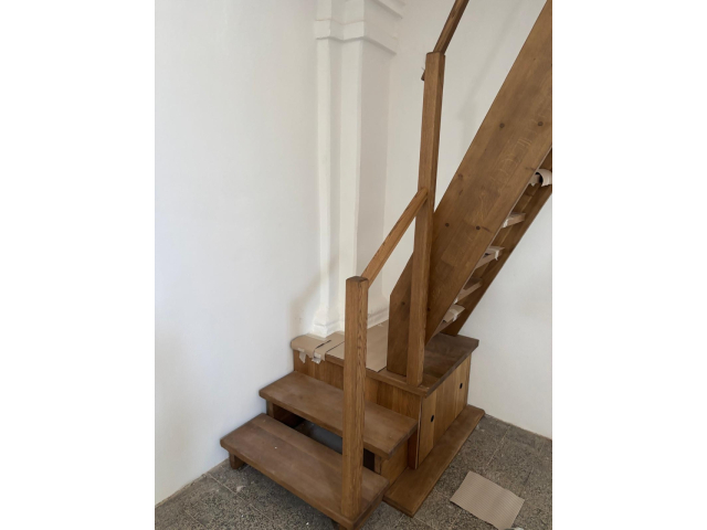 Nové schodisko a renovácia dverí v kaplnke PMK