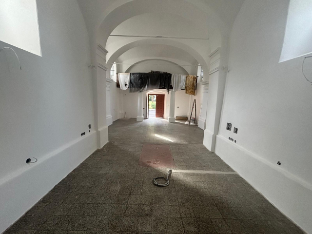 Nové schodisko a renovácia dverí v kaplnke PMK