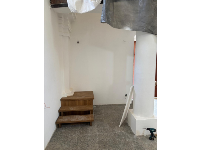 Nové schodisko a renovácia dverí v kaplnke PMK