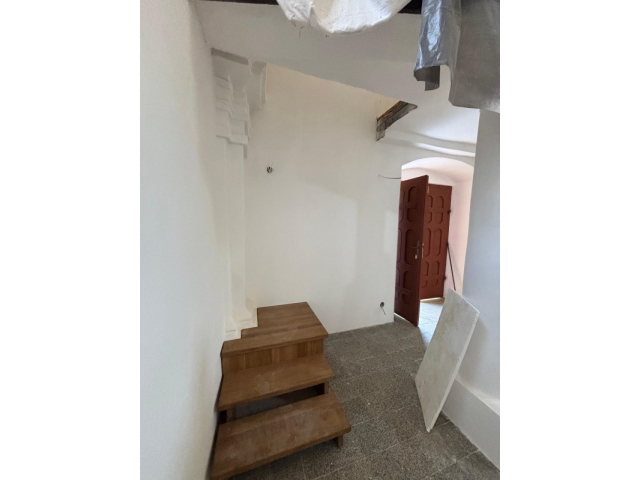 Nové schodisko a renovácia dverí v kaplnke PMK