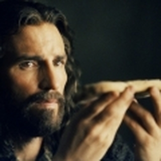  Jim Caviezel predstaviteľ Ježiša Krista vo filme UMUČENIE KRISTA vyznáva