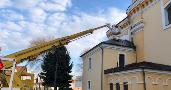 Čistenie a oprava rín na farskom kostole