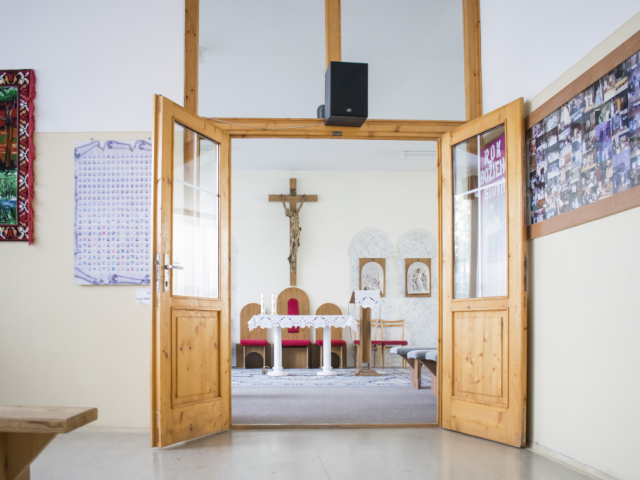 Kaplnka Božského Srdca (r. 1996) – ZŠ sv. Don Bosca