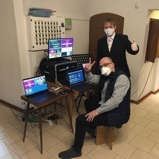 ZO ZÁKULISIA INTERNETOVÉHO VYSIELANIA BOHOSLUŽIEB (DA)