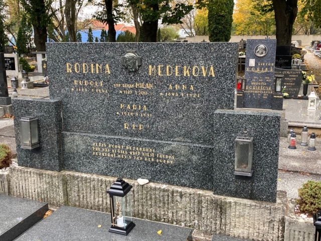 MENOSLOVY KŇAZOV